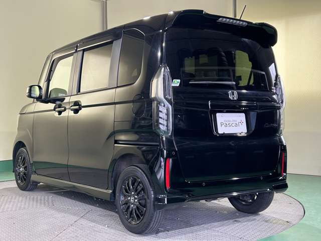 N-BOXカスタムL ターボ スタイルプラス ブラック 4WD