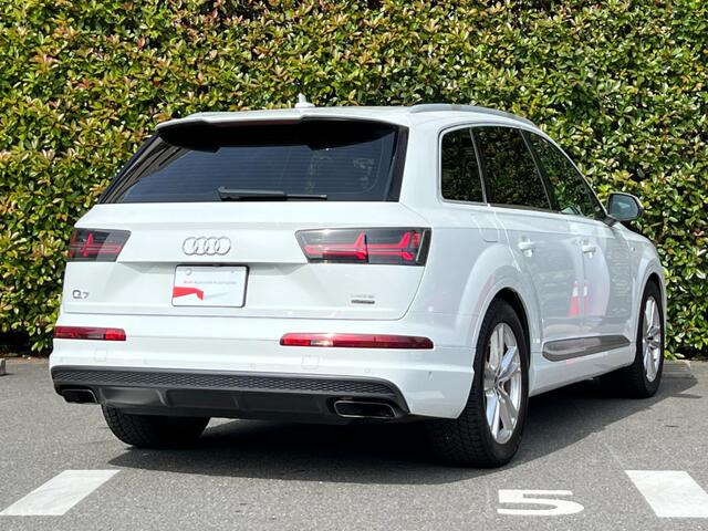 Q755 TFSI クワトロ 4WD
