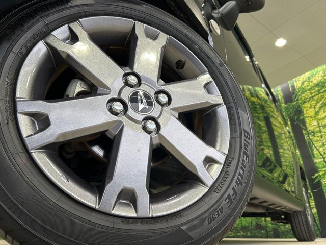�y����15�C���`�A���~�z�C�[���z�O�ςɃ}�b�`���������A���~�z�C�[���𑕒����Ă���܂��B�e��ЊO�A���~�z�C�[����A�X�^�b�h���X�^�C�����戵�����Ă���܂��B���񂲑��k����������