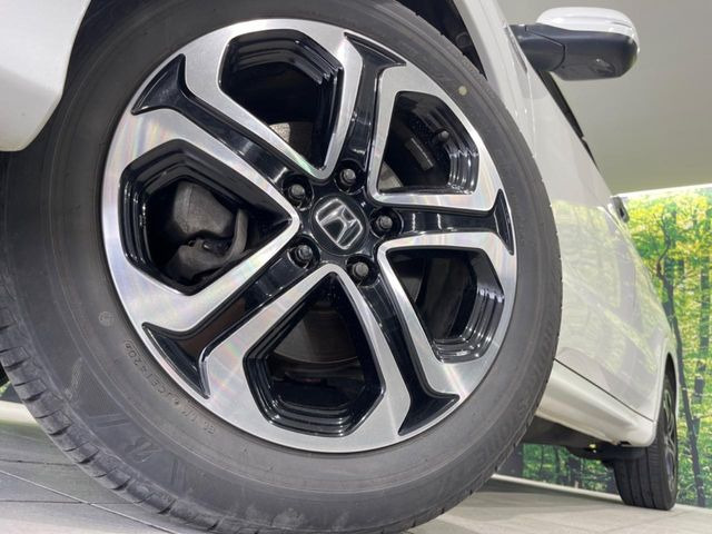 �y����17�C���`�A���~�z�C�[���z�O�ςɃ}�b�`���������A���~�z�C�[���𑕒����Ă���܂��B�e��ЊO�A���~�z�C�[����A�X�^�b�h���X�^�C�����戵�����Ă���܂��B���񂲑��k����������