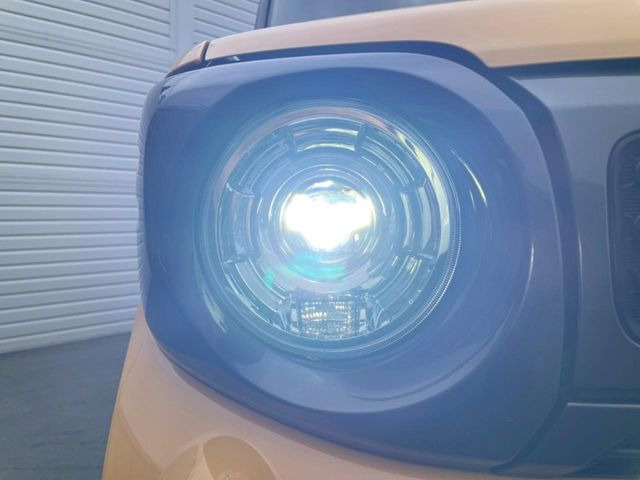 �yLED�w�b�h���C�g�z���V����ԑ��s�����ǍD�Ȏ��E���m�ۂ����S���ĉ^�]�ł��鍂�P�xLED�w�b�h���C�g�𑕔�!�_�����x�������A����d�͂��}�����Ă��܂�