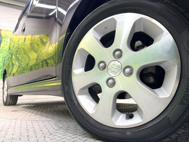 �y�����A���~�z�C�[���z�O�ςɃ}�b�`���������A���~�z�C�[���𑕒����Ă���܂��B�e��ЊO�A���~�z�C�[����A�X�^�b�h���X�^�C�����戵�����Ă���܂��B���񂲑��k����������