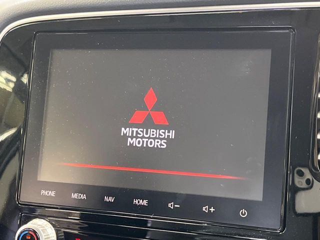 アウトランダーPHEV2.4 G プラスパッケージ 4WD
