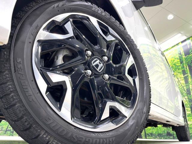 �y����15�C���`�A���~�z�C�[���z�O�ςɃ}�b�`���������A���~�z�C�[���𑕒����Ă���܂��B�e��ЊO�A���~�z�C�[����A�X�^�b�h���X�^�C�����戵�����Ă���܂��B���񂲑��k����������