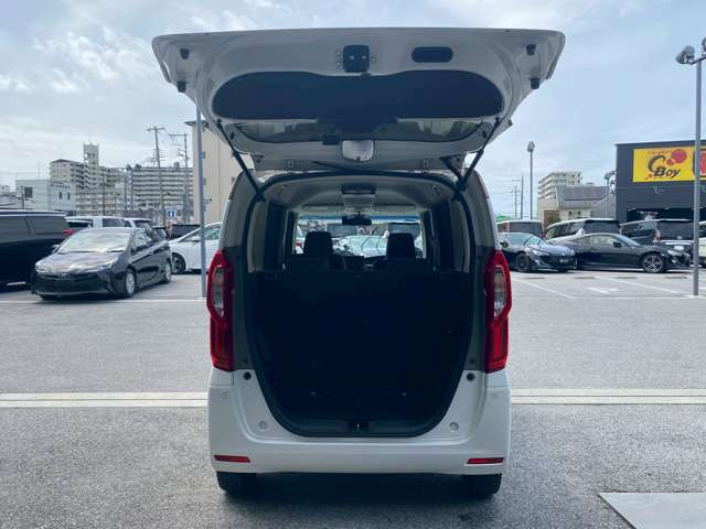 彦根インターからお車で3分とアクセス便利!近くには有名観光地の彦根城もありますので、観光と合わせてのご来店も良いですね♪活気溢れる自慢のスタッフがお客様のご来店をお待ちしております!