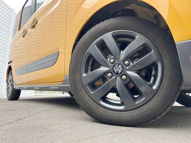 �y14�C���`�A���~�z�C�[���z�O�ςɃ}�b�`�����A���~�z�C�[���𑕒����Ă���܂��B�e��A���~�z�C�[����A�X�^�b�h���X�^�C�����戵�����Ă���܂��B���񂲑��k����������