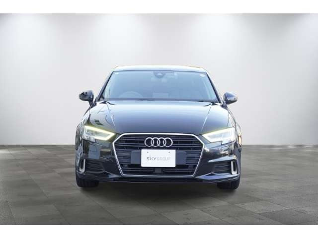 A3セダン30 TFSI スポーツ
