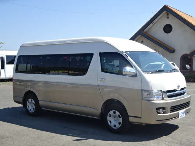 ハイエース2.7 グランドキャビン 4WD