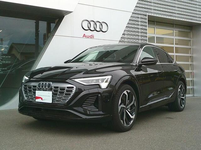 Q8スポーツバック e-tron55 クワトロ Sライン 4WD