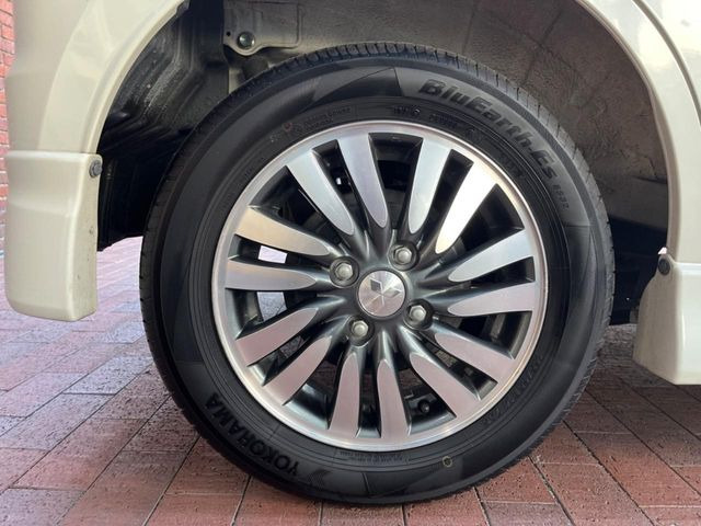 �y����14�C���`�A���~�z�C�[���z�O�ςɃ}�b�`���������A���~�z�C�[���𑕒����Ă���܂��B�e��ЊO�A���~�z�C�[����A�X�^�b�h���X�^�C�����戵�����Ă���܂��B���񂲑��k����������