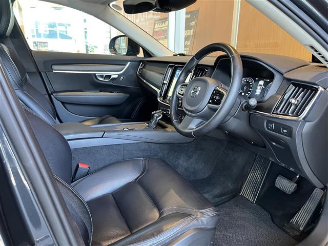 V90クロスカントリーT6 AWD モメンタム 4WD