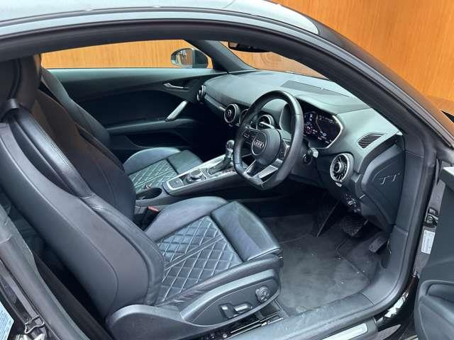 TTクーペ2.0 TFSI クワトロ 4WD