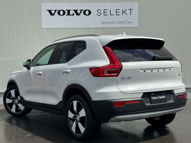 XC40B4 モメンタム