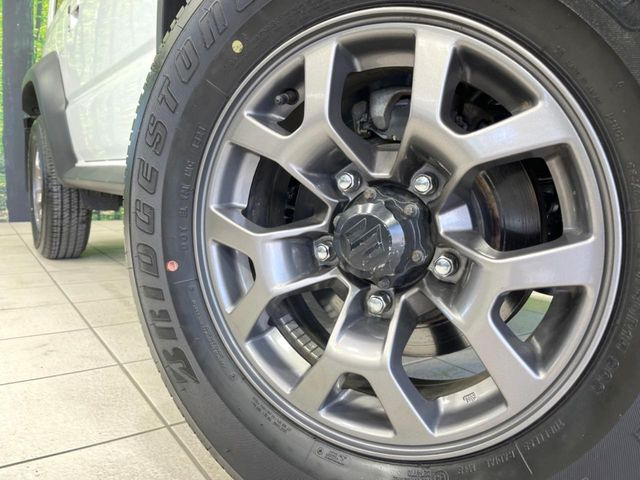 �y����15�C���`�A���~�z�C�[���z�O�ςɃ}�b�`���������A���~�z�C�[���𑕒����Ă���܂��B�e��ЊO�A���~�z�C�[����A�X�^�b�h���X�^�C�����戵�����Ă���܂��B���񂲑��k����������