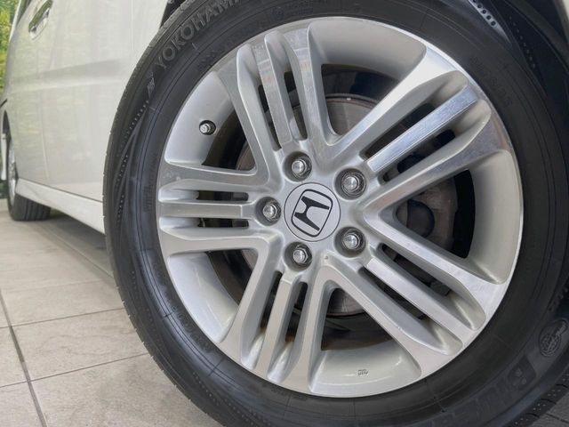 �y����16�C���`�A���~�z�C�[���z�O�ςɃ}�b�`���������A���~�z�C�[���𑕒����Ă���܂��B�e��ЊO�A���~�z�C�[����A�X�^�b�h���X�^�C�����戵�����Ă���܂��B���񂲑��k����������