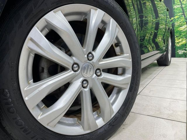 �y����16�C���`�A���~�z�C�[���z�O�ςɃ}�b�`���������A���~�z�C�[���𑕒����Ă���܂��B�e��ЊO�A���~�z�C�[����A�X�^�b�h���X�^�C�����戵�����Ă���܂��B���񂲑��k����������