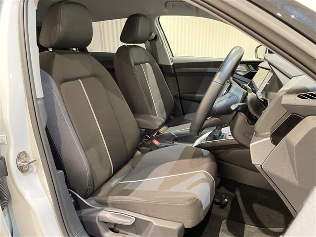 A1スポーツバック25 TFSI アドバンスド