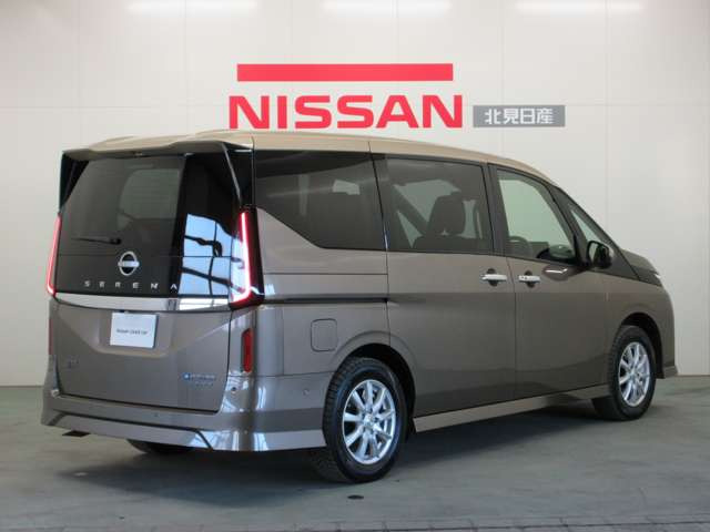 セレナ1.4 e-4ORCE ハイウェイスターV 4WD