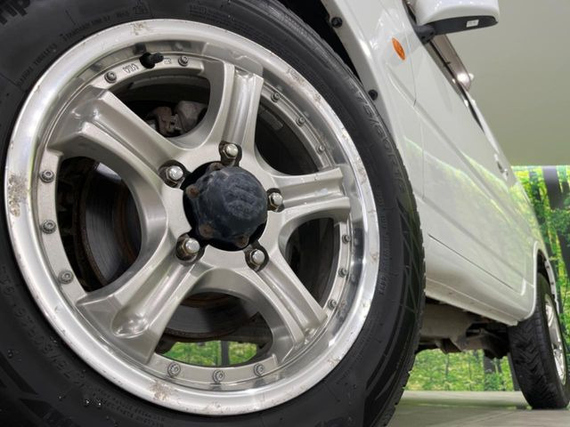 �y16�C���`�A���~�z�C�[���z�O�ςɃ}�b�`�����A���~�z�C�[���𑕒����Ă���܂��B�e��A���~�z�C�[����A�X�^�b�h���X�^�C�����戵�����Ă���܂��B���񂲑��k����������