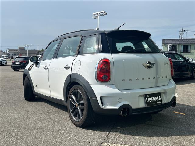 ミニクロスオーバークーパー S オール4 4WD