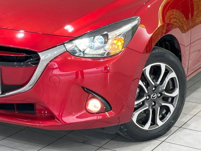 �yLED�w�b�h���C�g�z���V����ԑ��s�����ǍD�Ȏ��E���m�ۂ����S���ĉ^�]�ł��鍂�P�xLED�w�b�h���C�g�𑕔�!�_�����x�������A����d�͂��}�����Ă��܂��B