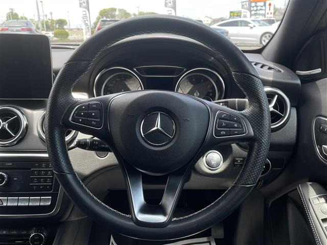 GLAクラスGLA220 4マチック 4WD