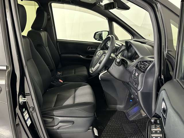 ヴォクシー2.0 ZS 煌 4WD