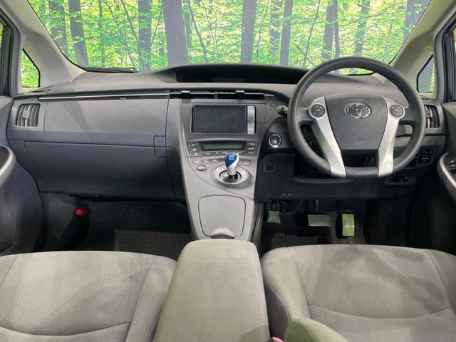 プリウス1.8 S