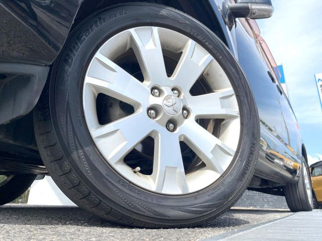 �y����18�C���`�A���~�z�C�[���z�O�ςɃ}�b�`���������A���~�z�C�[���𑕒����Ă���܂��B�e��ЊO�A���~�z�C�[����A�X�^�b�h���X�^�C�����戵�����Ă���܂��B���񂲑��k����������