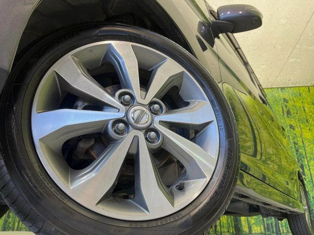 �y����15�C���`�A���~�z�C�[���z�O�ςɃ}�b�`���������A���~�z�C�[���𑕒����Ă���܂��B�e��ЊO�A���~�z�C�[����A�X�^�b�h���X�^�C�����戵�����Ă���܂��B���񂲑��k����������