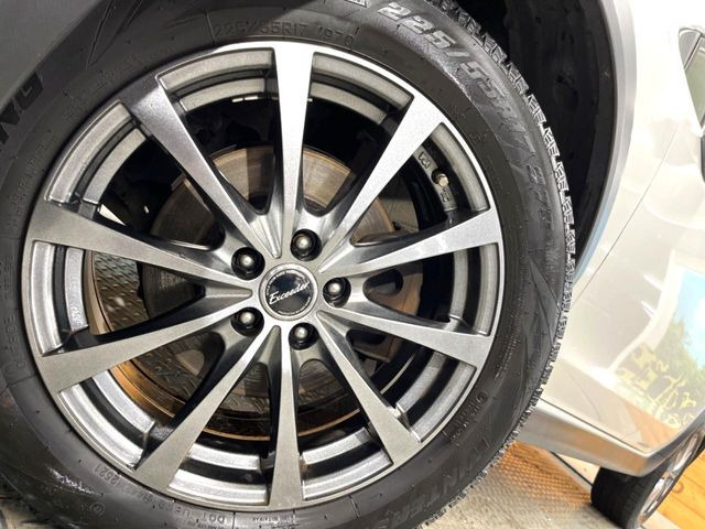 �y17�C���`�A���~�z�C�[���z�O�ςɃ}�b�`�����A���~�z�C�[���𑕒����Ă���܂��B�e��A���~�z�C�[����A�X�^�b�h���X�^�C�����戵�����Ă���܂��B���񂲑��k����������