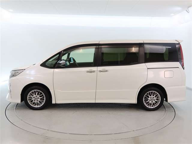 ノア1.8 ハイブリッド Si W×B II