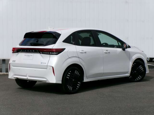 ノートオーラ1.2 G レザーエディション