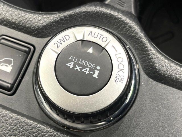 �y�I�[�����[�h4&times;4�z2WD/4WD���[�h����y�ɐ؂�ւ��\�B�R��d����2WD�A�X�^�b�N���ɖ𗧂�LOCK�AAUTO���[�h�ł�4WD�̔z���������Œ������A�H�ʏ󋵂��킸���肵��������T�|�[�g�B