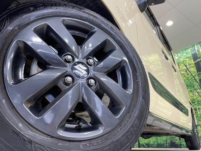 �y����14�C���`�A���~�z�C�[���z�O�ςɃ}�b�`���������A���~�z�C�[���𑕒����Ă���܂��B�e��ЊO�A���~�z�C�[����A�X�^�b�h���X�^�C�����戵�����Ă���܂��B���񂲑��k����������