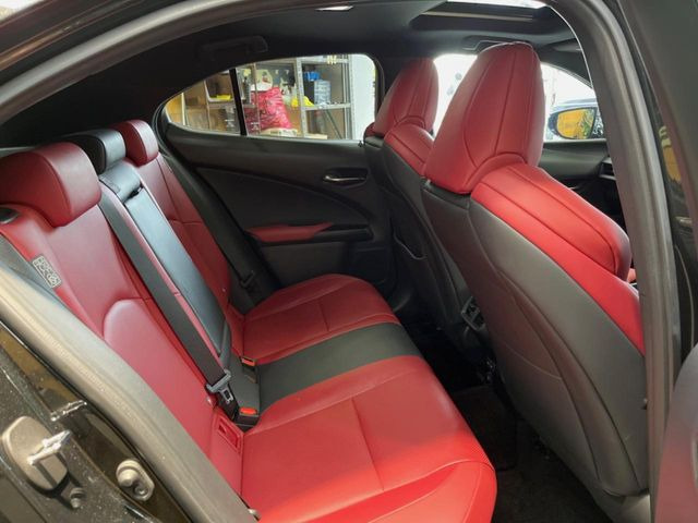 �㕔���Ȃ��C�ɂȂ�悤�ȃL�Y�E�����ւ��蓙�A�傫�ȃ_���[�W�͂Ȃ��A�ǍD�ȏ�Ԃł��B