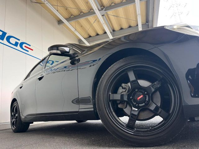 �y18�C���`�A���~�z�C�[���z�O�ςɃ}�b�`�����A���~�z�C�[���𑕒����Ă���܂��B�e��A���~�z�C�[����A�X�^�b�h���X�^�C�����戵�����Ă���܂��B���񂲑��k����������