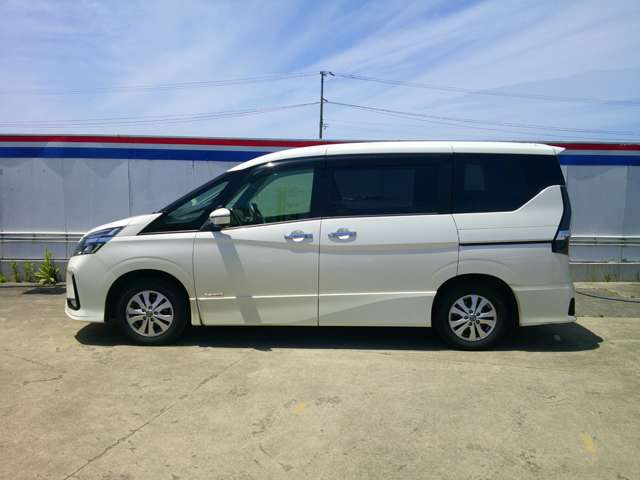セレナ2.0 ハイウェイスターV 4WD