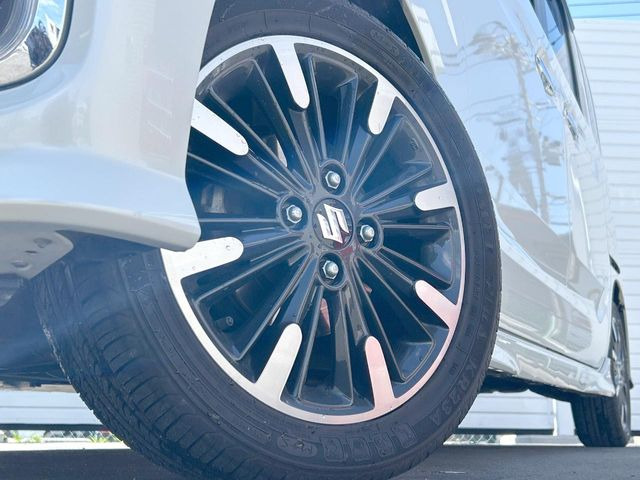 �y����15�C���`�A���~�z�C�[���z�O�ςɃ}�b�`���������A���~�z�C�[���𑕒����Ă���܂��B�e��ЊO�A���~�z�C�[����A�X�^�b�h���X�^�C�����戵�����Ă���܂��B���񂲑��k����������