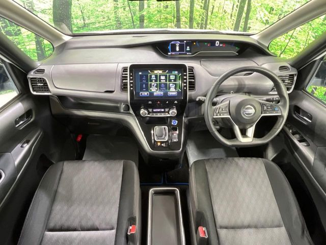 セレナ1.2 e-POWER ハイウェイスターV