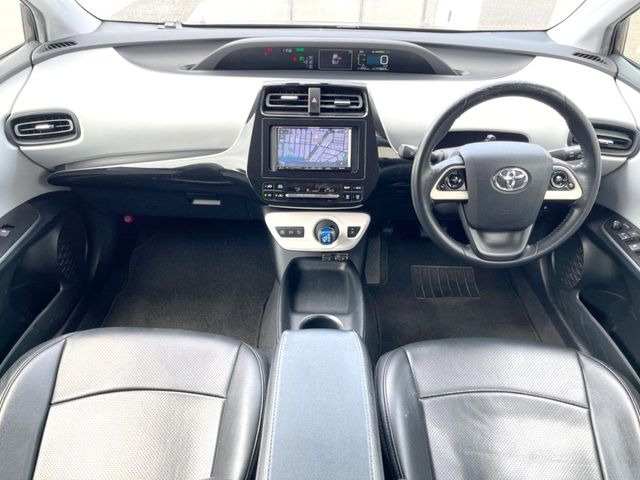 プリウス1.8 S