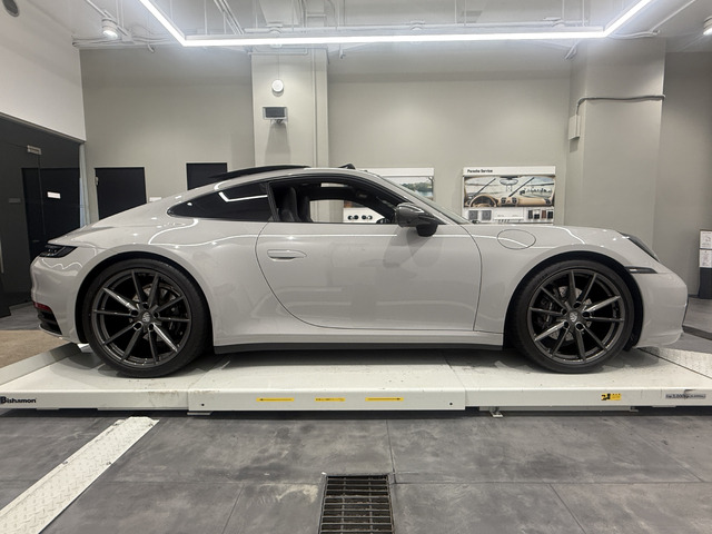 911