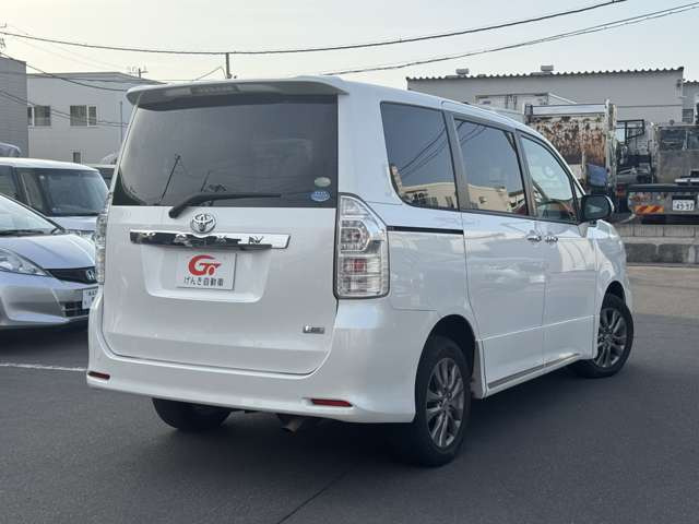 ヴォクシー2.0 ZS 煌II 4WD