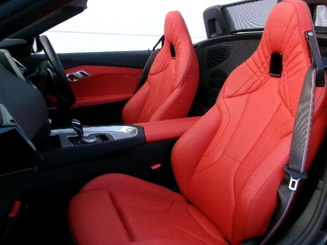 Z4M40i