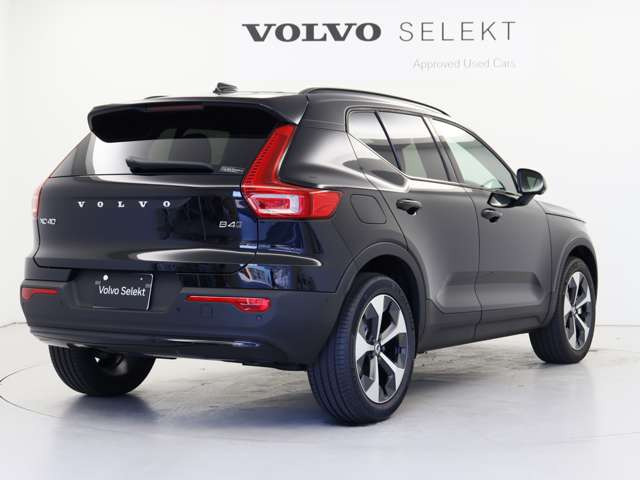 XC40アルティメット B4 AWD ダークエディション 4WD