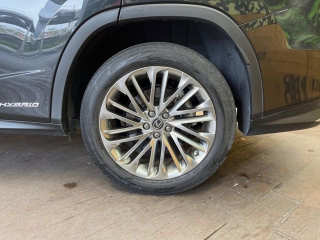 �y����20�C���`�A���~�z�C�[���z�O�ςɃ}�b�`���������A���~�z�C�[���𑕒����Ă���܂��B�e��ЊO�A���~�z�C�[����A�X�^�b�h���X�^�C�����戵�����Ă���܂��B���񂲑��k����������