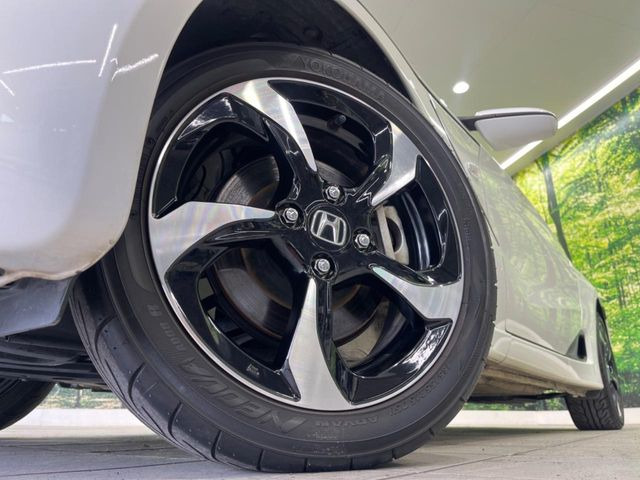 �y����15&16�C���`�A���~�z�C�[���z�O�ςɃ}�b�`���������A���~�z�C�[���𑕒����Ă���܂��B�e��ЊO�A���~�z�C�[����A�X�^�b�h���X�^�C�����戵�����Ă���܂��B���񂲑��k����������