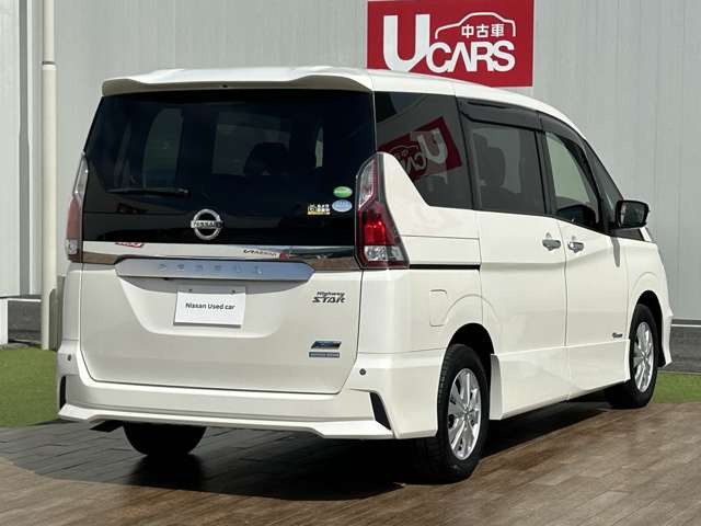 セレナ2.0 ハイウェイスター Vセレクション 4WD