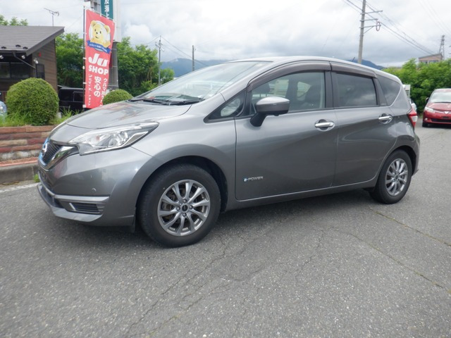 ノート1.2 e-POWER X FOUR Vセレクション 4WD