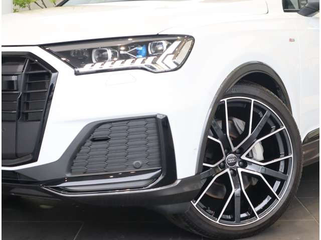 Q7ブラックスタイル プラス ディーゼル 4WD